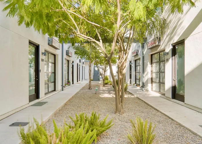 Modern Stylish Downtown Loft, By Uofa + Foodie Hub Apartment Tucson